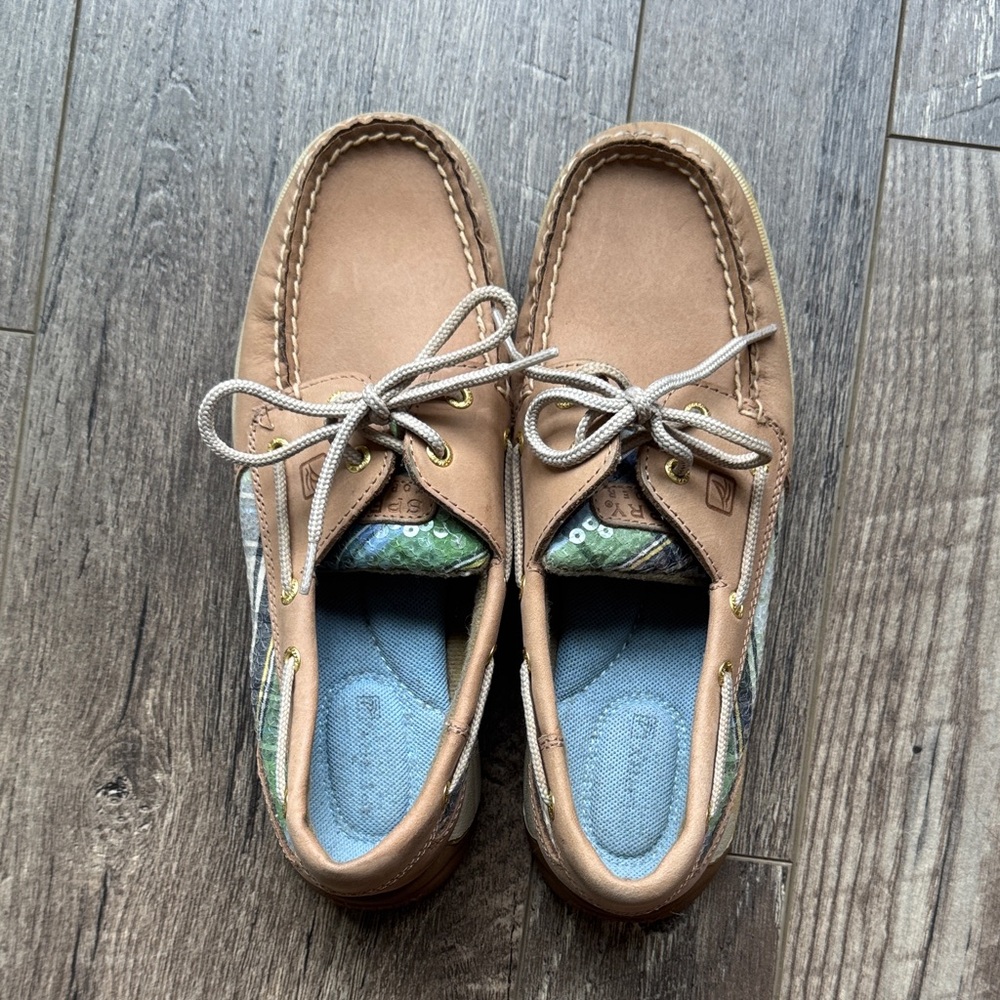 Sperry Women's Leather and Green Flats